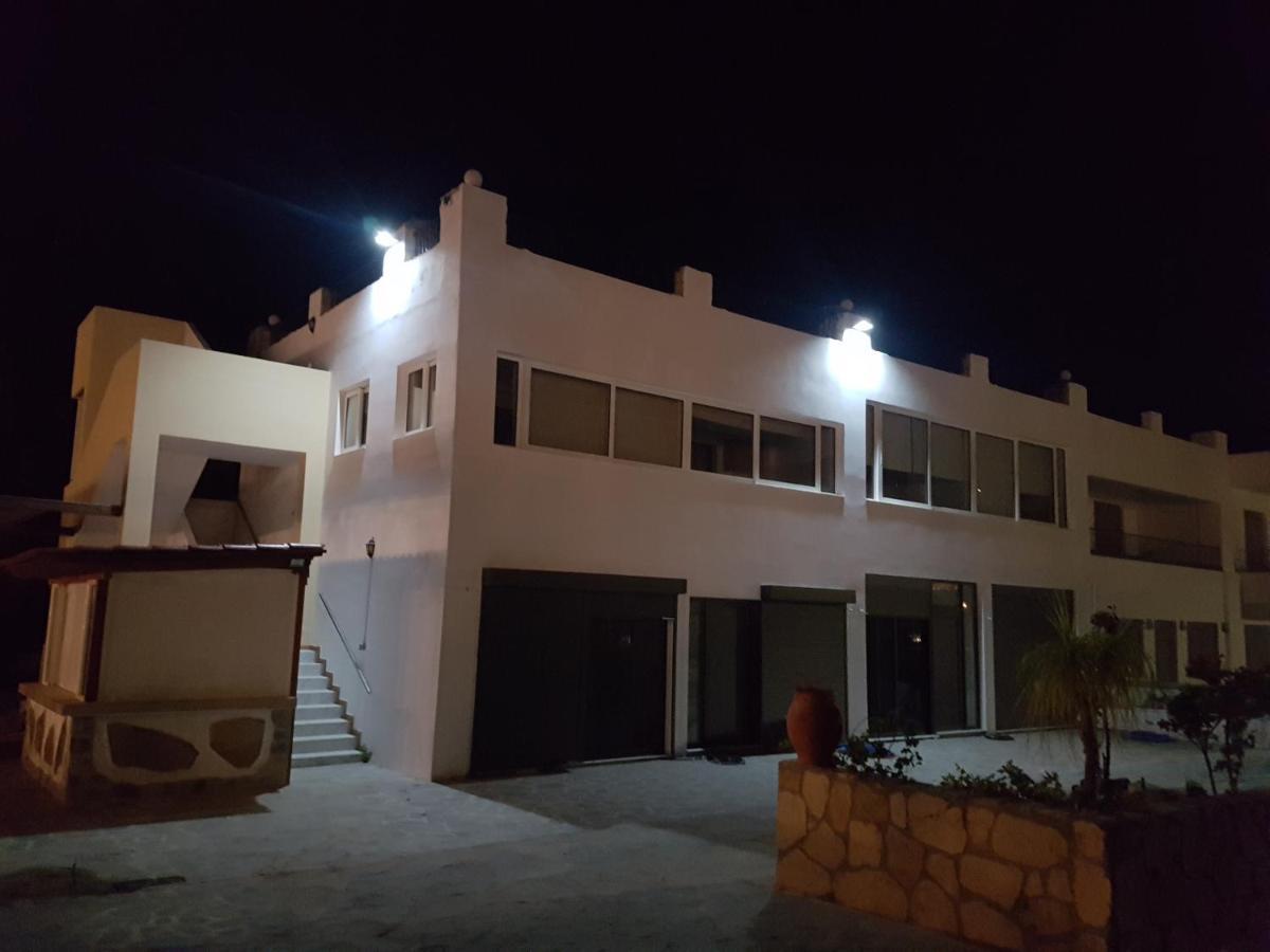 Courtyard Studios Πεύκος Εξωτερικό φωτογραφία